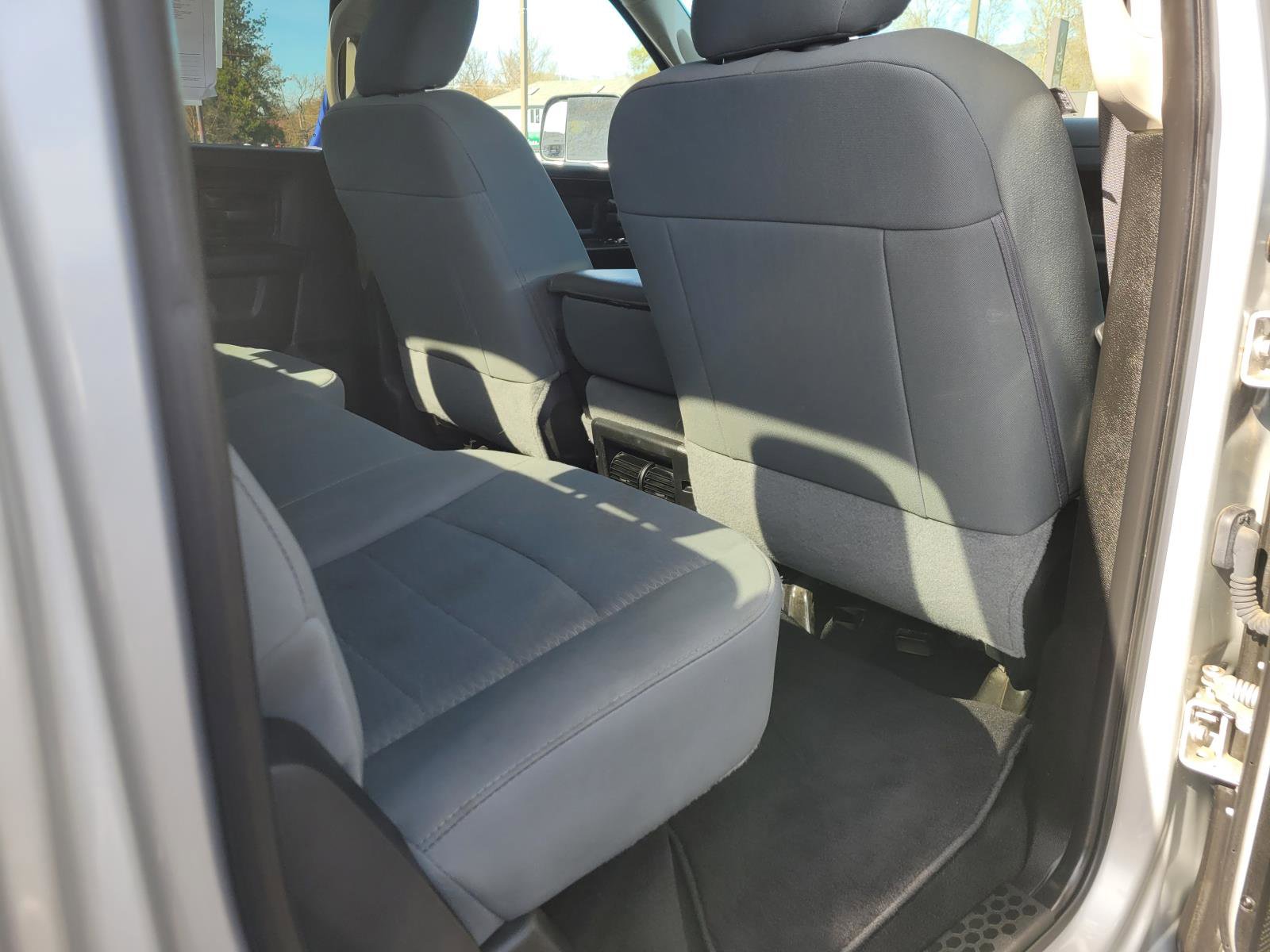 Used 2018 RAM 2500 Tradesman w/ Chrome Appearance Group image 19