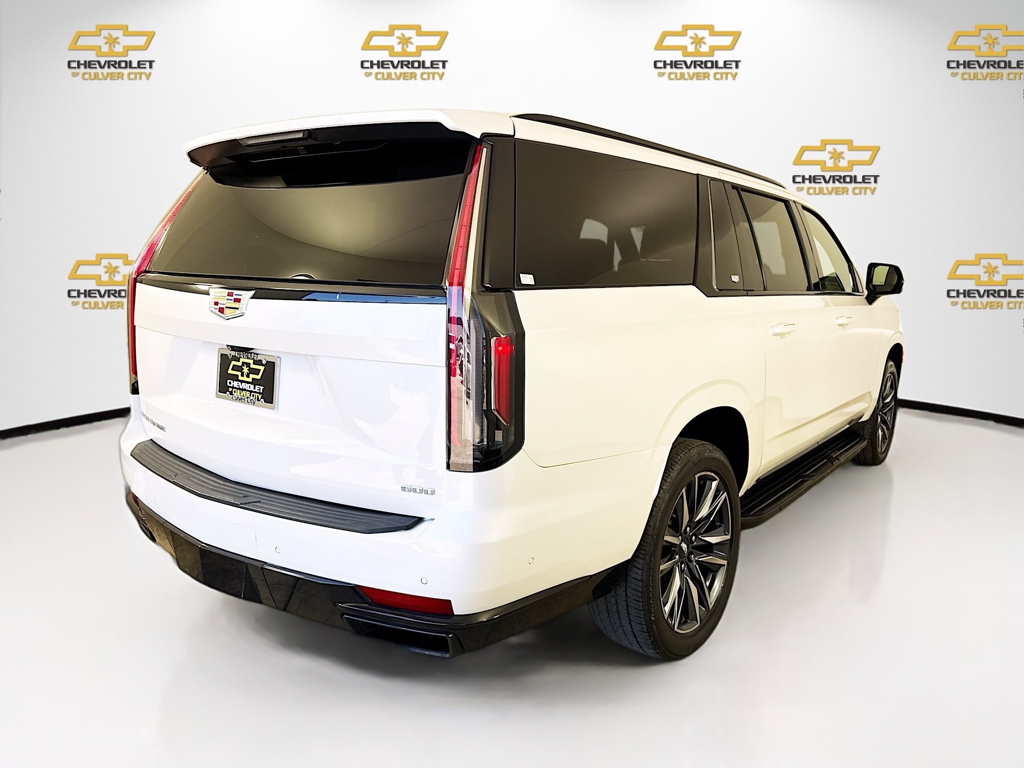 Used 2022 Cadillac Escalade ESV Sport RWD image 8