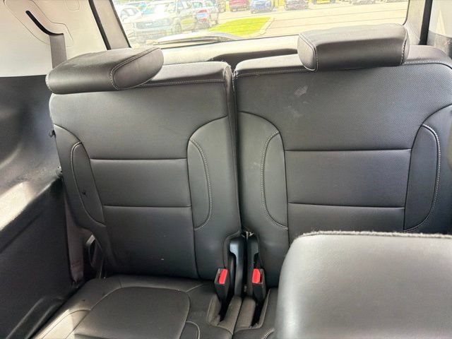 Certified 2023 GMC Acadia SLT FWD image 11