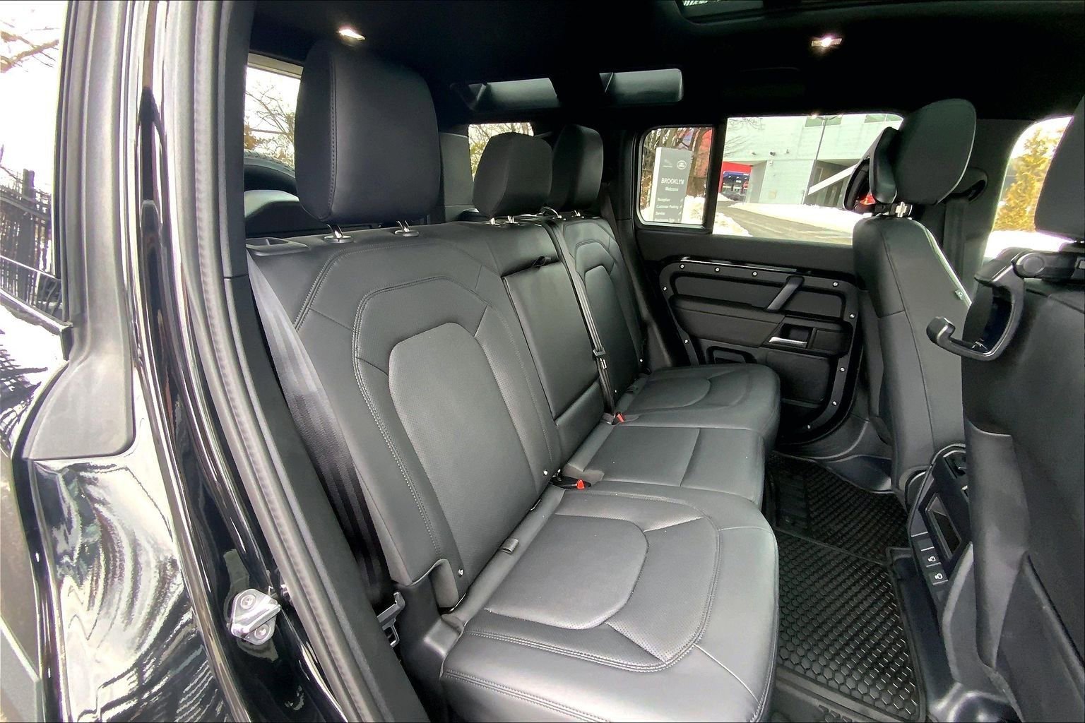 Used 2025 Land Rover Defender 110 S image 19