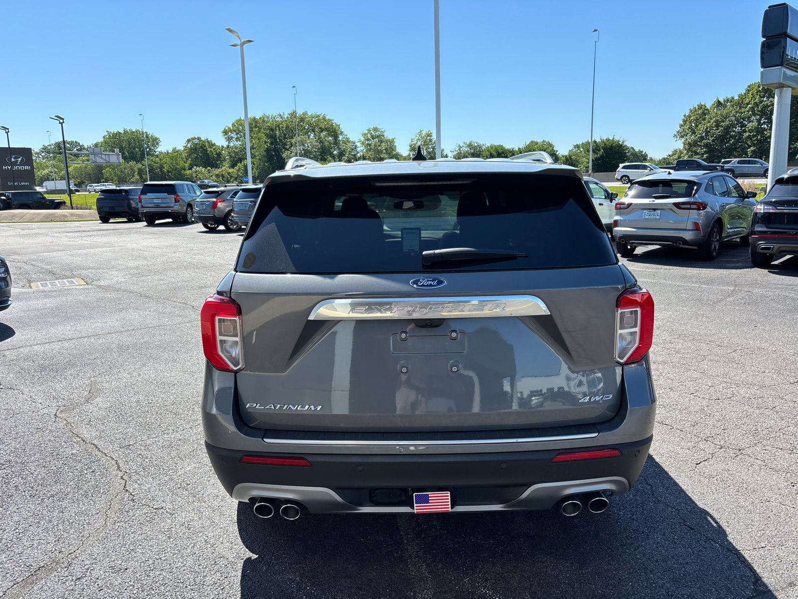 Used 2023 Ford Explorer Platinum w/ Technology Package AWD/4WD image 6