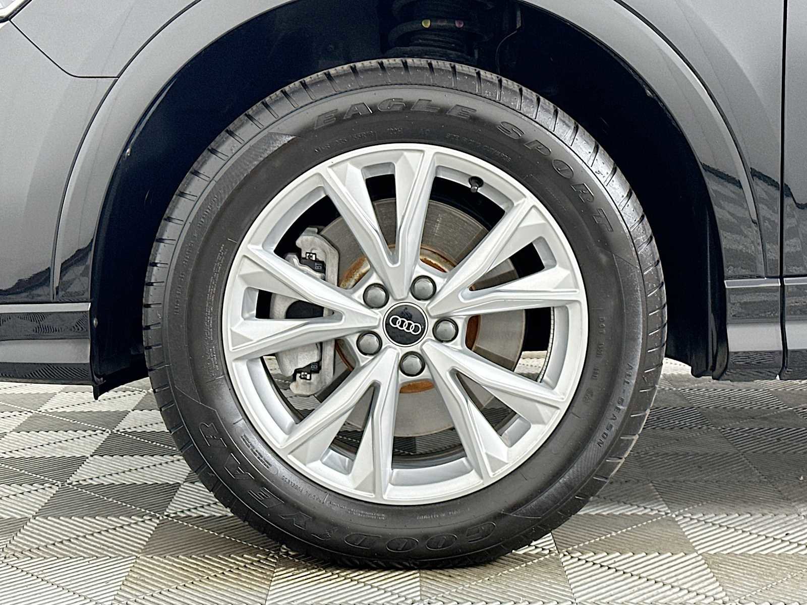 Used 2024 Audi Q3 2.0T Premium w/ Convenience Package image 29