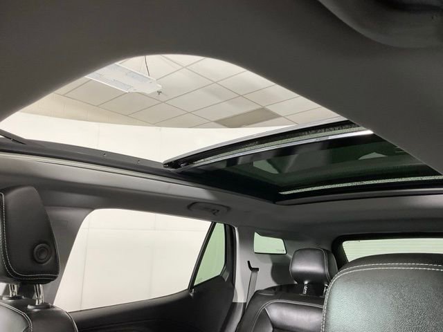 Used 2024 GMC Terrain SLT w/ Elevation Edition image 26