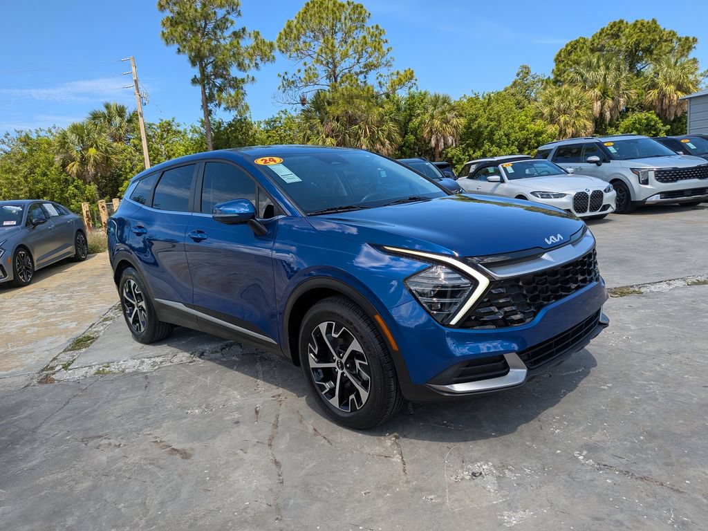 Certified 2024 Kia Sportage EX FWD image 2