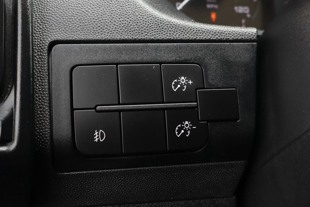 Used 2025 RAM ProMaster 3500 w/ Convenience Group image 21