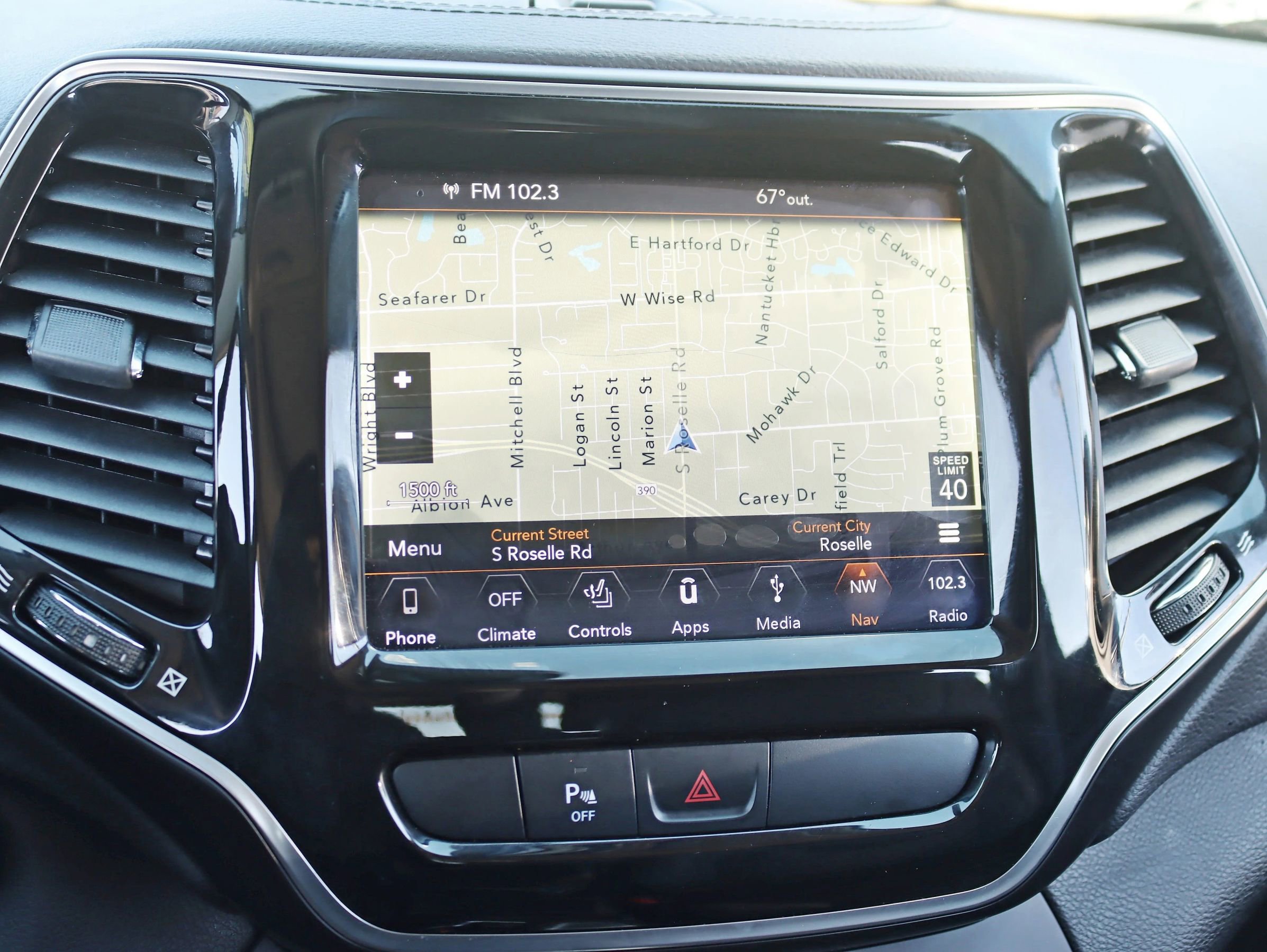 Used 2019 Jeep Cherokee Limited image 22