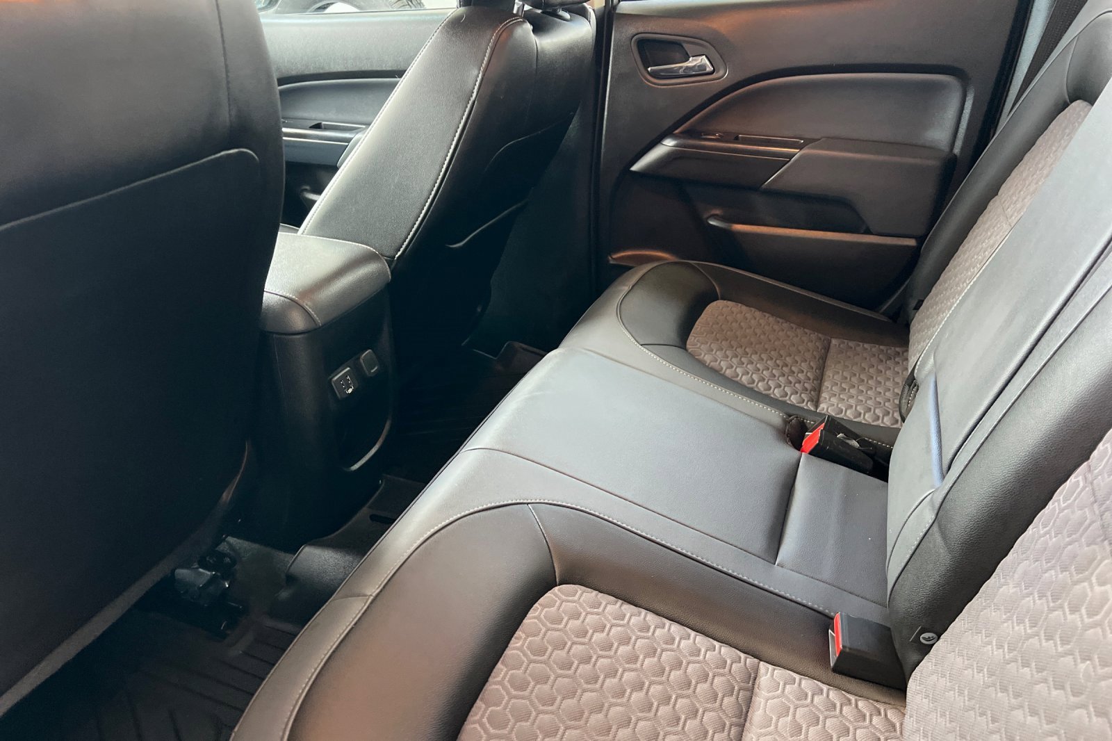 Used 2020 Chevrolet Colorado Z71 image 9