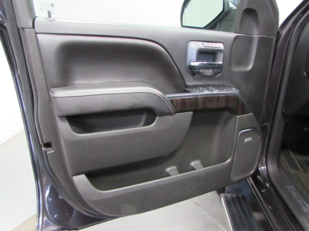 Used 2016 GMC Sierra 1500 Denali w/ Denali Ultimate Package AWD/4WD image 12