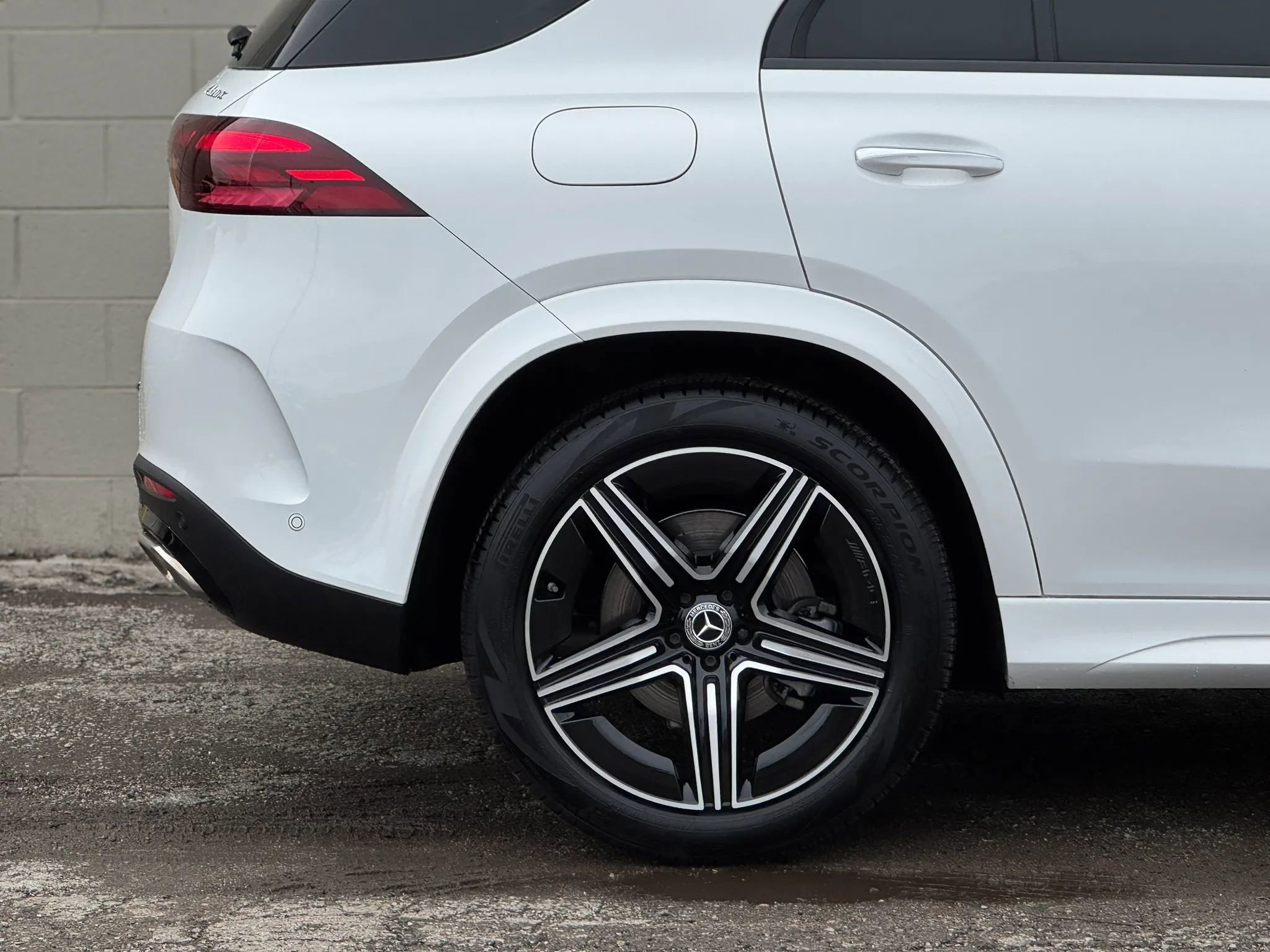 Used 2024 Mercedes-Benz GLE 580 4MATIC image 9