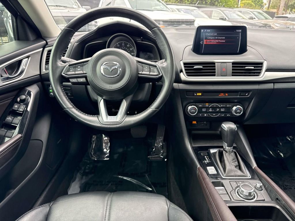 Used 2018 MAZDA MAZDA3 Touring image 13