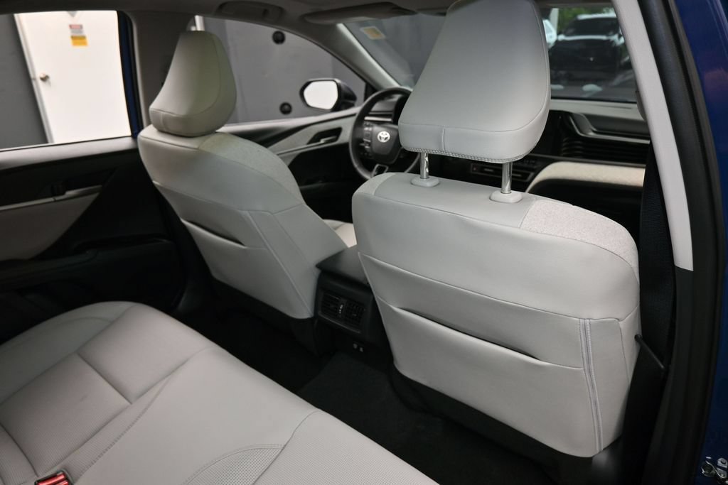 Used 2025 Toyota Camry XLE FWD image 40