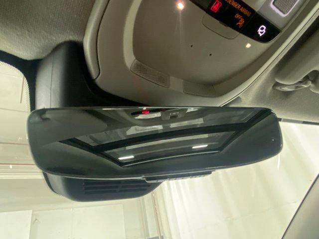 Certified 2025 Volvo XC40 B5 Plus AWD/4WD image 25