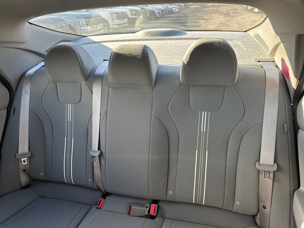 Used 2026 Hyundai Elantra Sport image 23