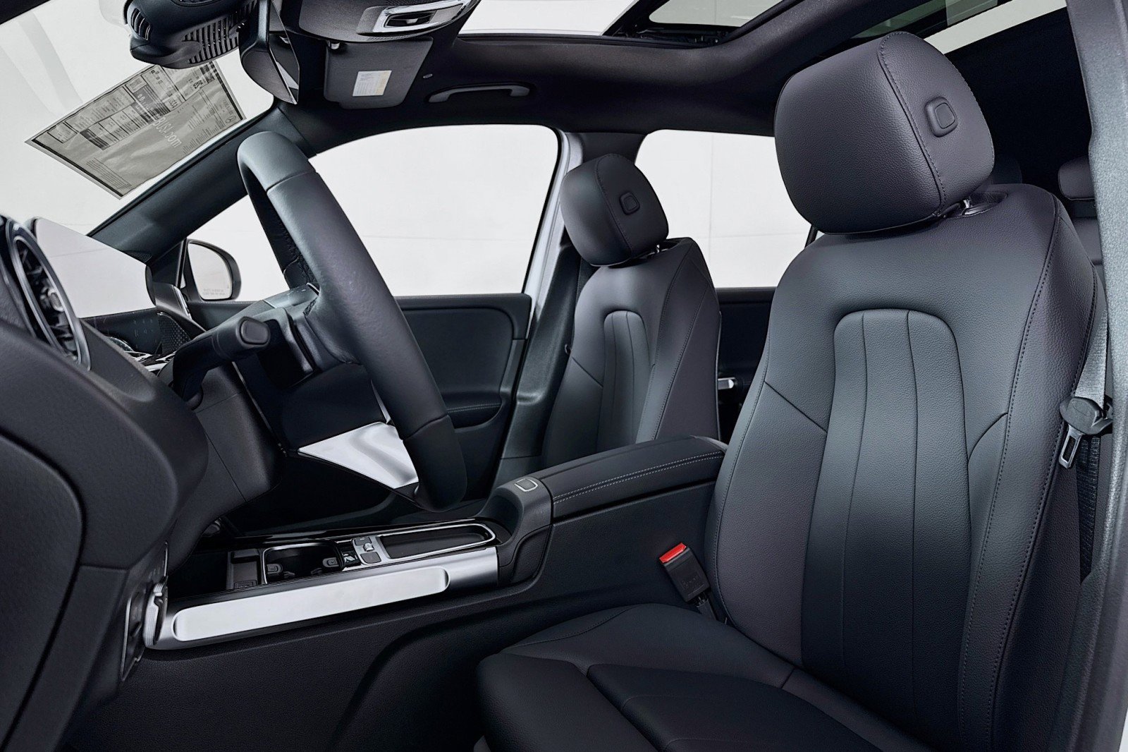 New 2026 Mercedes-Benz GLB 250 image 16