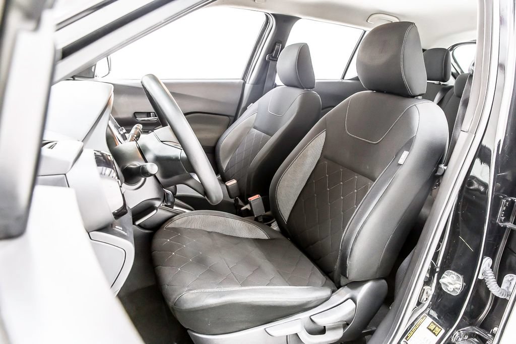 Used 2019 Nissan Kicks SV FWD image 27