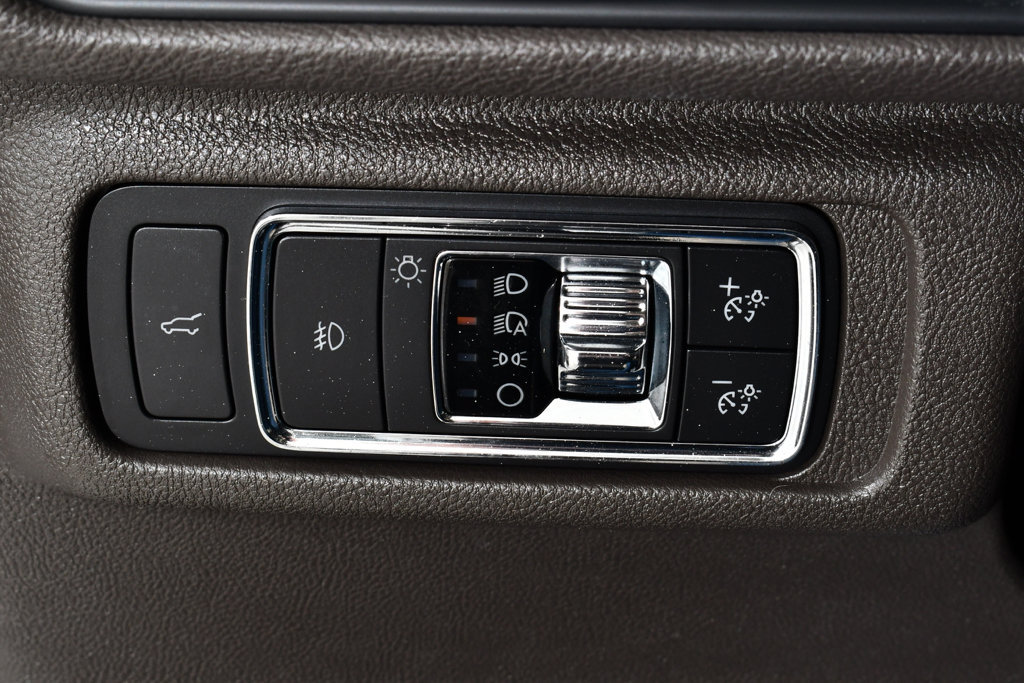 Used 2021 Lincoln Corsair Reserve AWD/4WD image 31