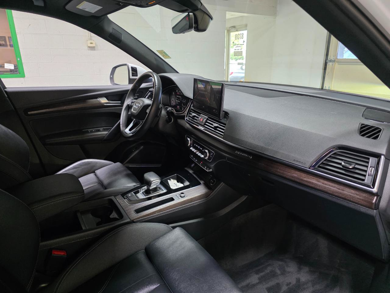 Used 2023 Audi Q5 2.0T Premium Plus w/ Premium Plus Package AWD/4WD image 27