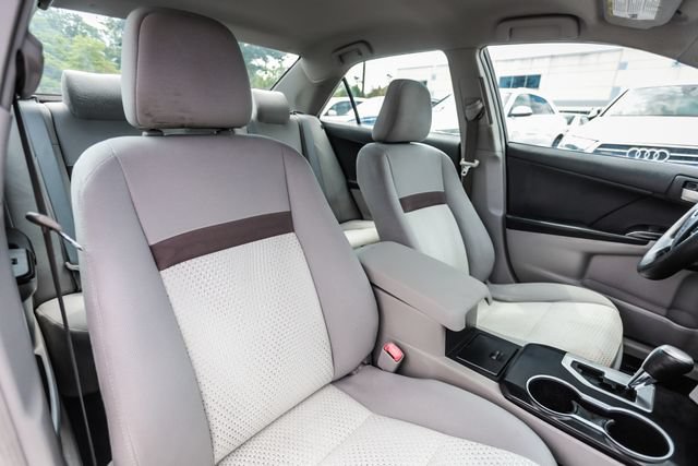 Used 2012 Toyota Camry LE FWD image 37