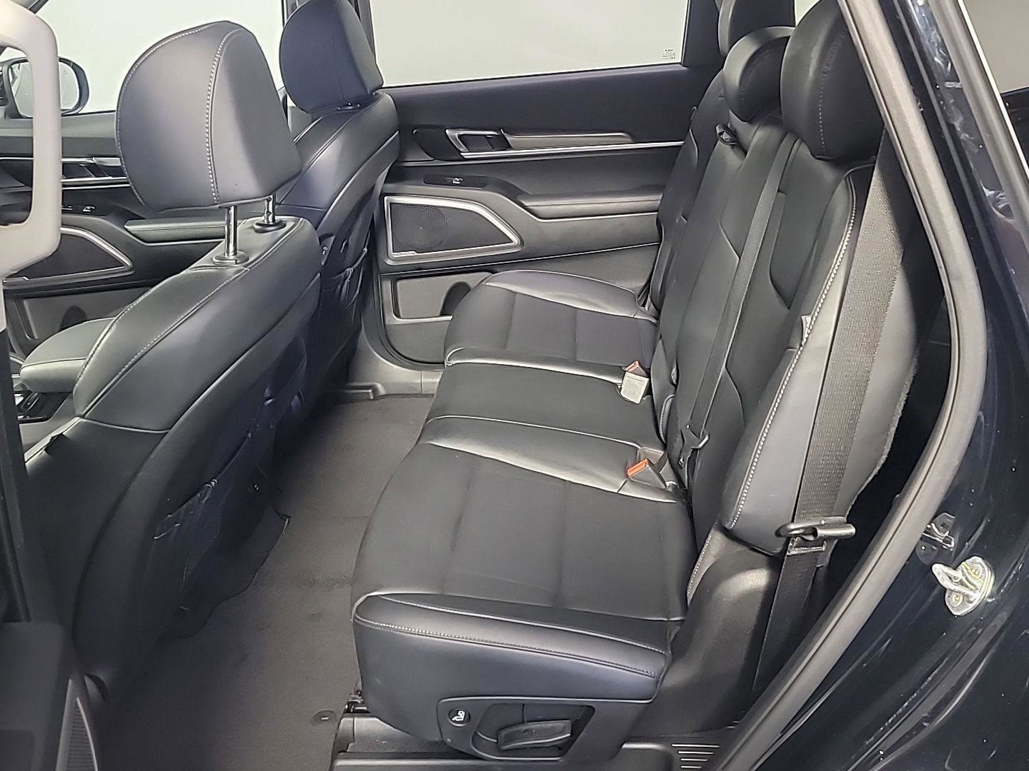 Used 2023 Kia Telluride LX AWD/4WD image 17