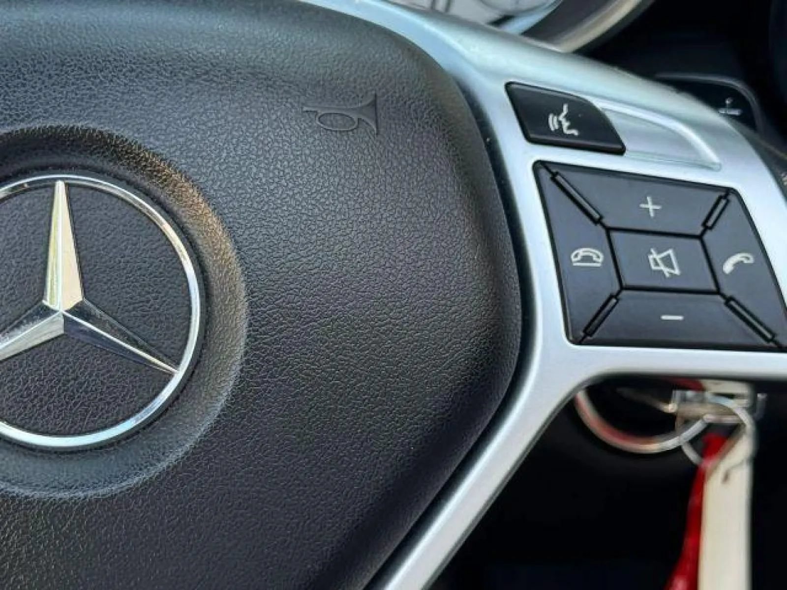 Used 2015 Mercedes-Benz SLK 250 image 40