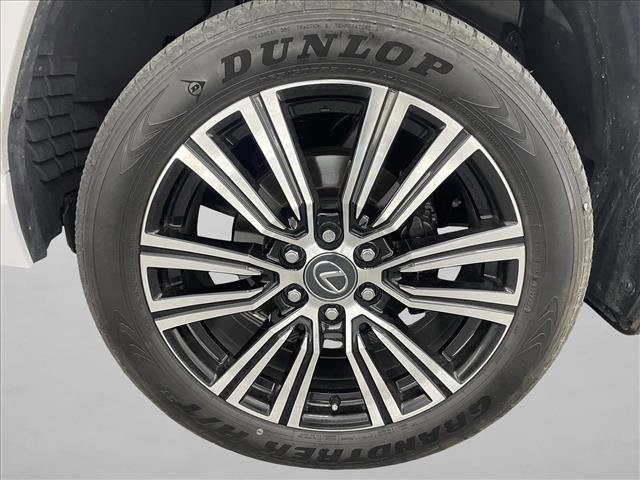 Used 2025 Lexus LX 600 4WD w/ Accessory Package (Z1) image 11