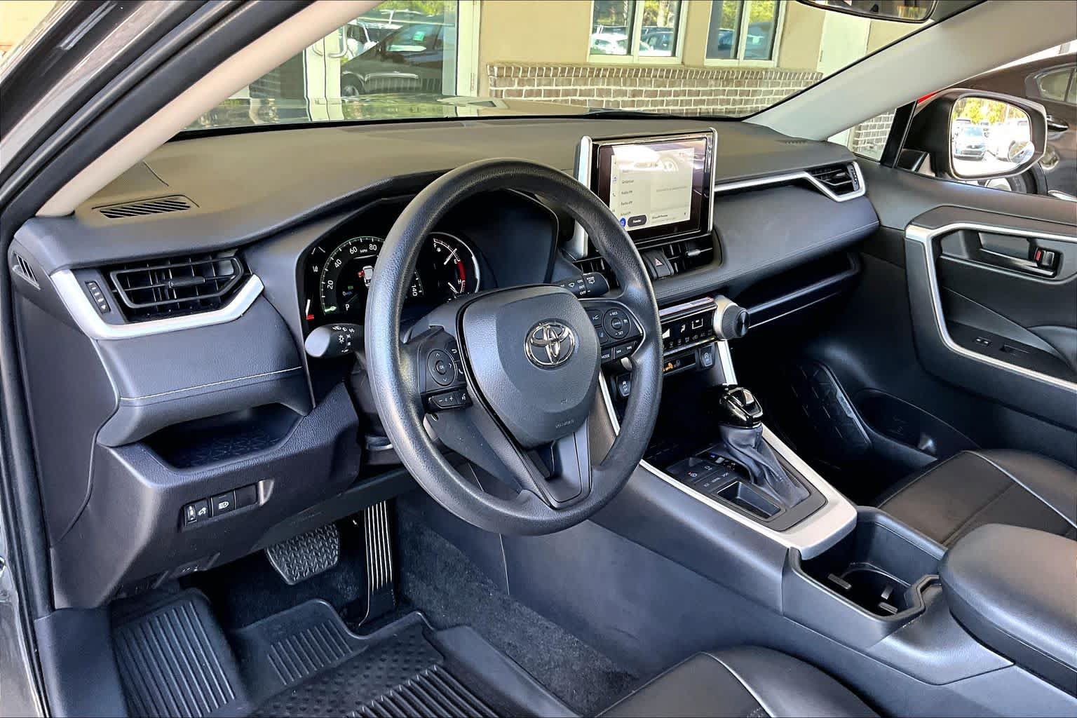 Certified 2025 Toyota RAV4 LE FWD image 29