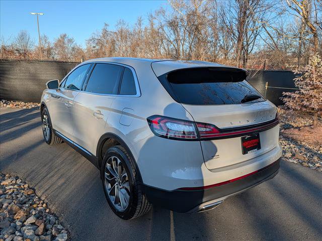 Used 2022 Lincoln Nautilus Reserve image 3