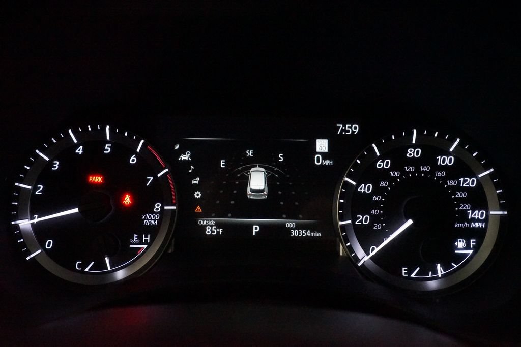 Used 2023 Toyota Highlander L FWD image 15