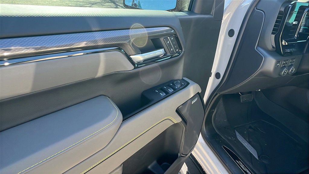 New 2026 Chevrolet Silverado 1500 ZR2 image 12