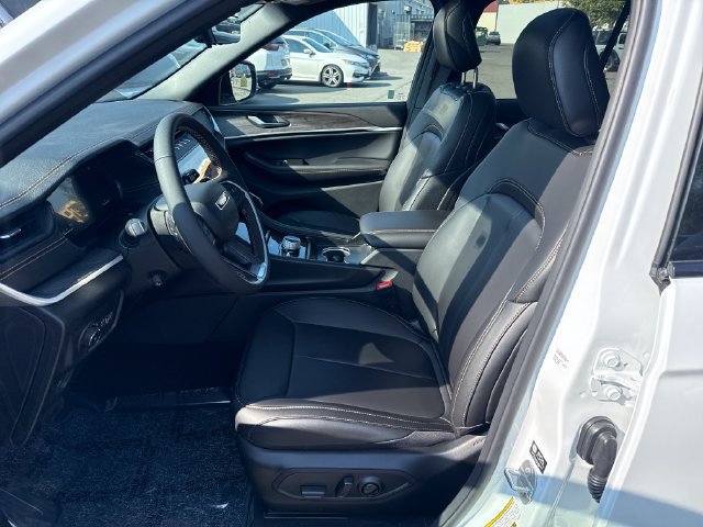 New 2026 Jeep Grand Cherokee Limited AWD/4WD image 14