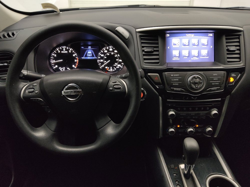 Used 2019 Nissan Pathfinder S FWD image 22
