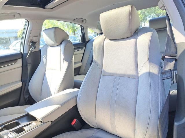 Used 2019 Honda Accord EX image 18