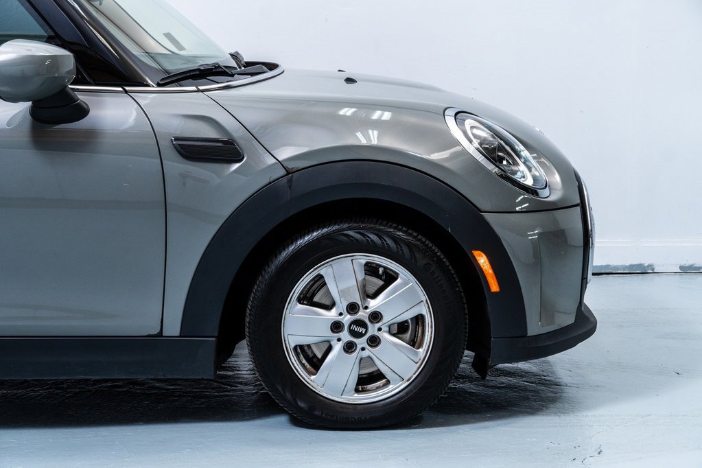 Used 2022 MINI Cooper 2-Door Hardtop image 12