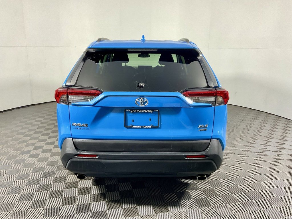 Used 2021 Toyota RAV4 XLE image 9