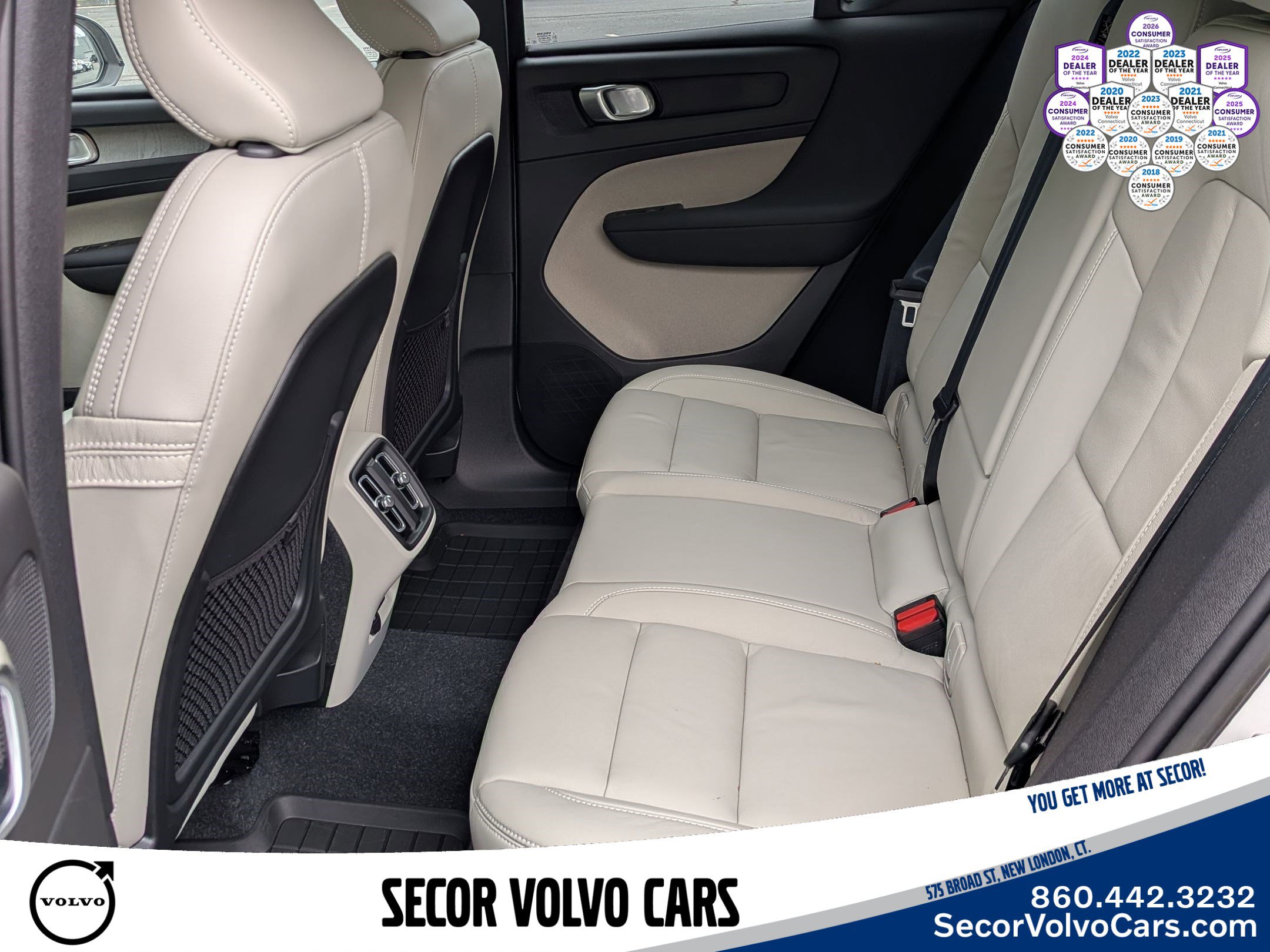 Certified 2023 Volvo XC40 B5 Plus w/ Driver Assist Package AWD/4WD image 15
