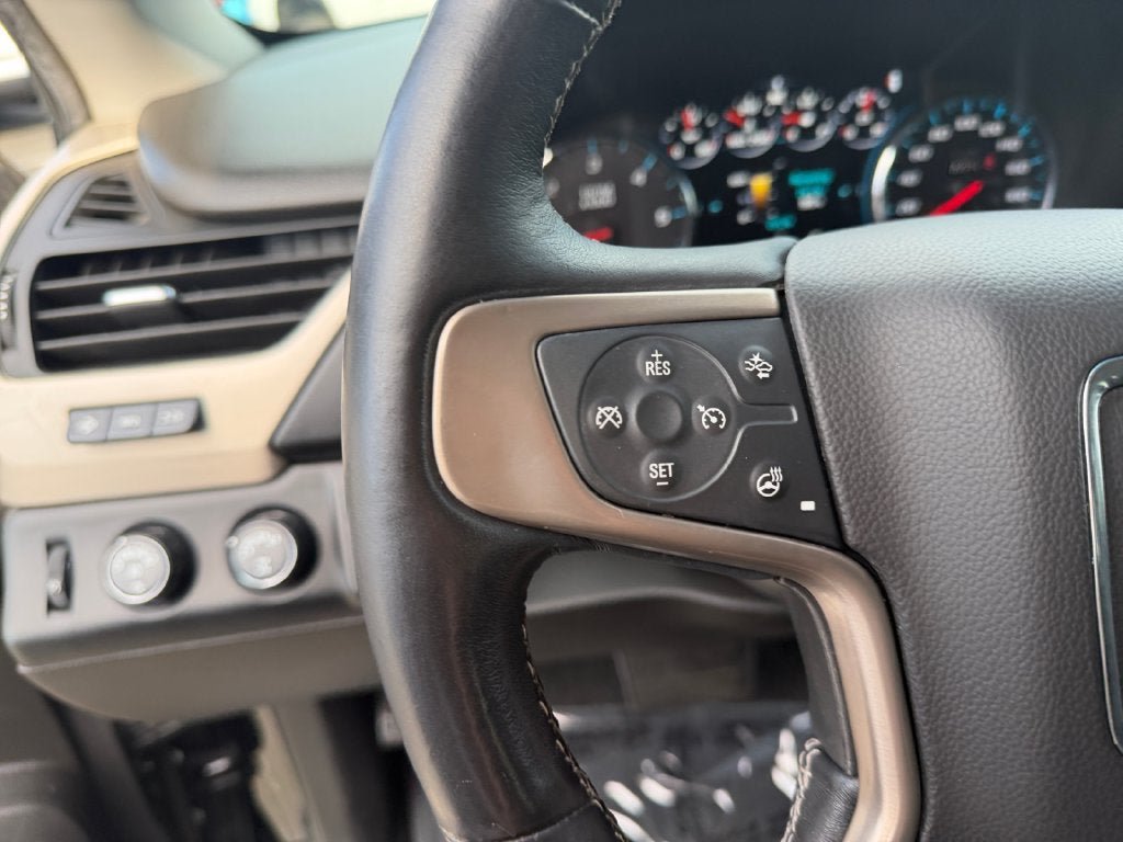 Used 2019 GMC Yukon Denali w/ Denali Ultimate Black Edition AWD/4WD image 16