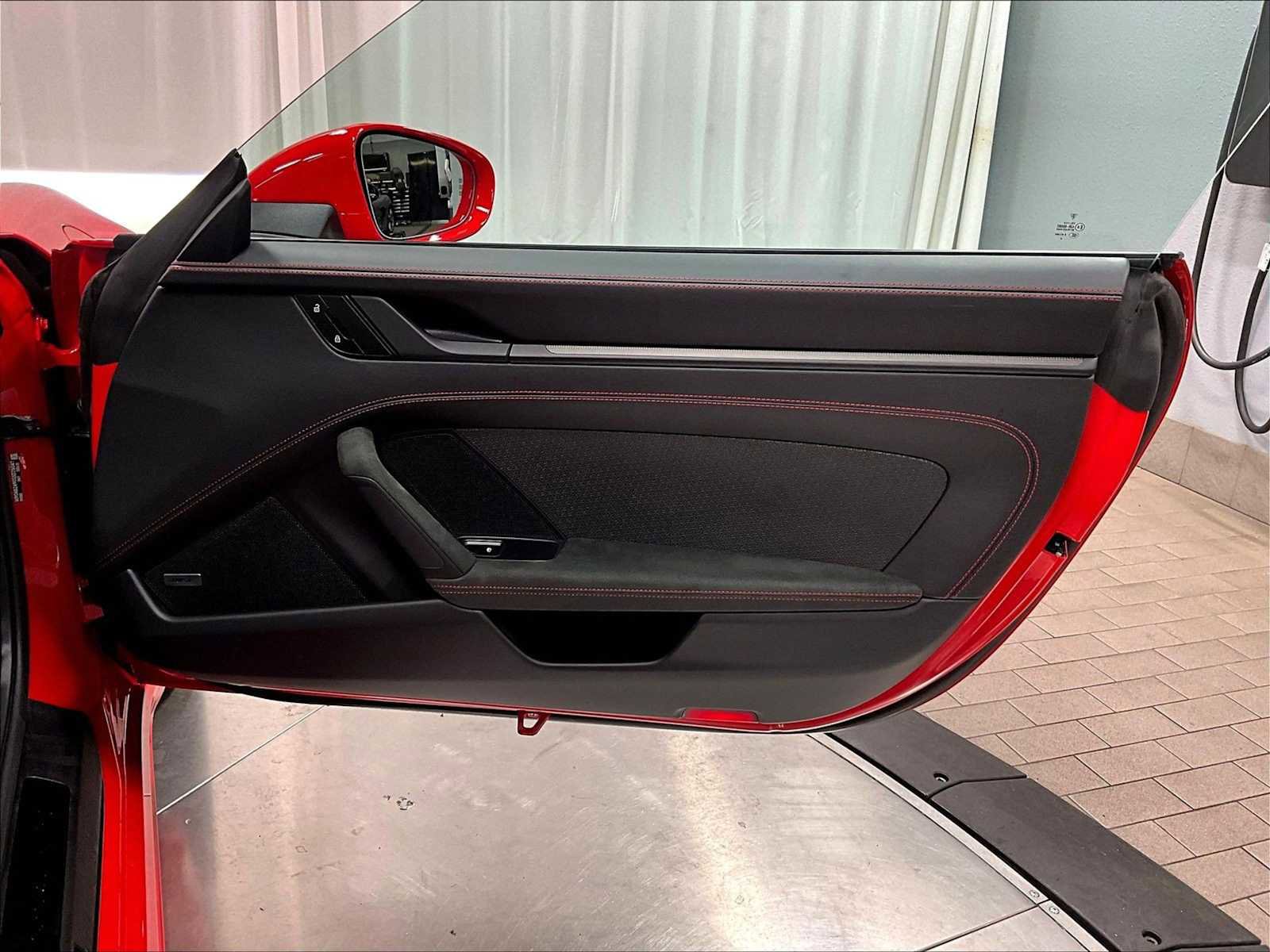 Used 2025 Porsche 911 Carrera GTS image 26