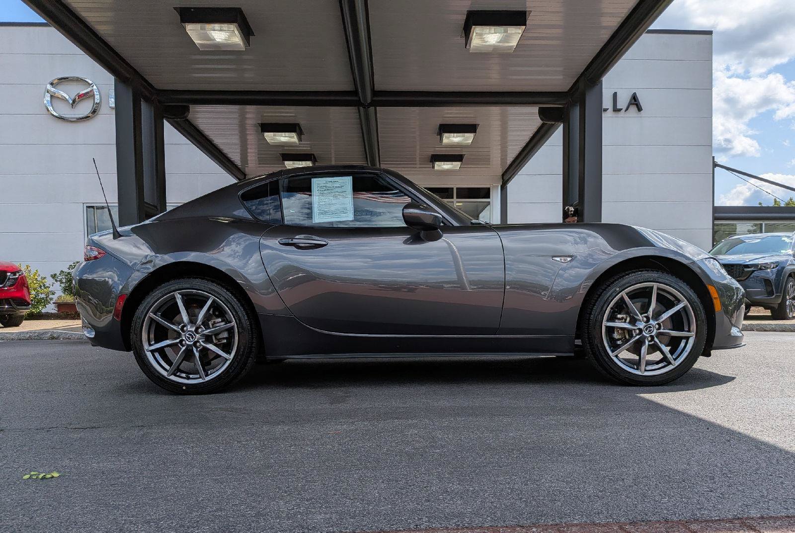 Used 2021 MAZDA MX-5 Miata RF Grand Touring RWD image 9