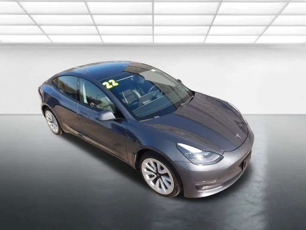 Used 2022 Tesla Model 3 Long Range image 2