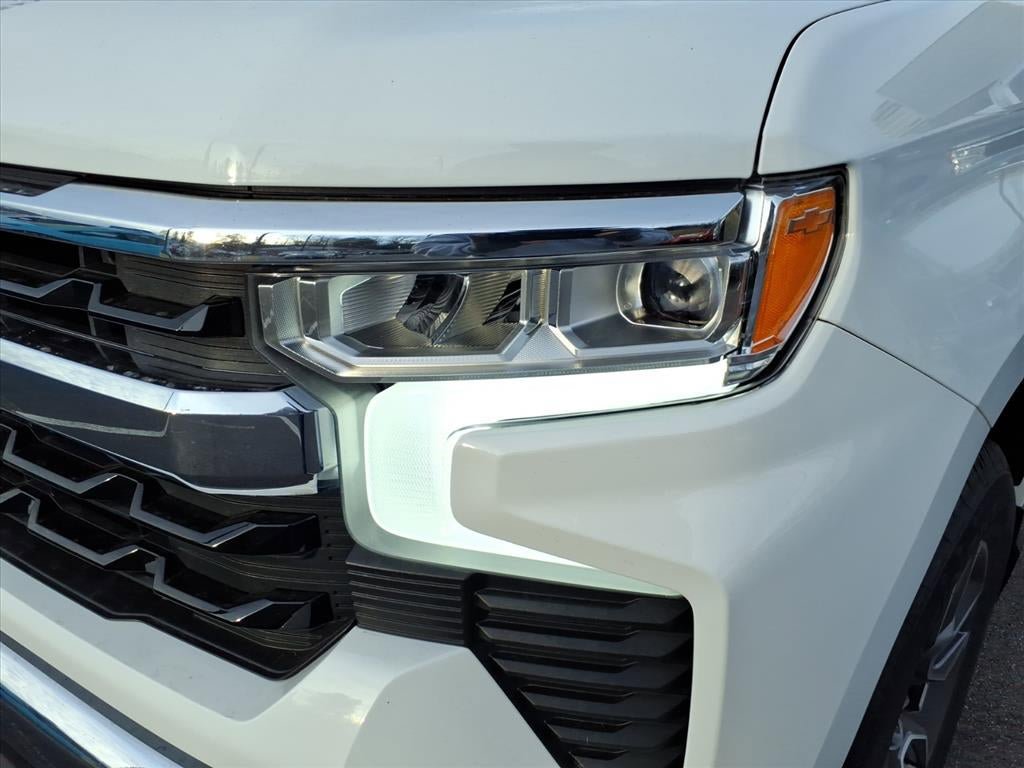 Used 2025 Chevrolet Silverado 1500 LT image 11