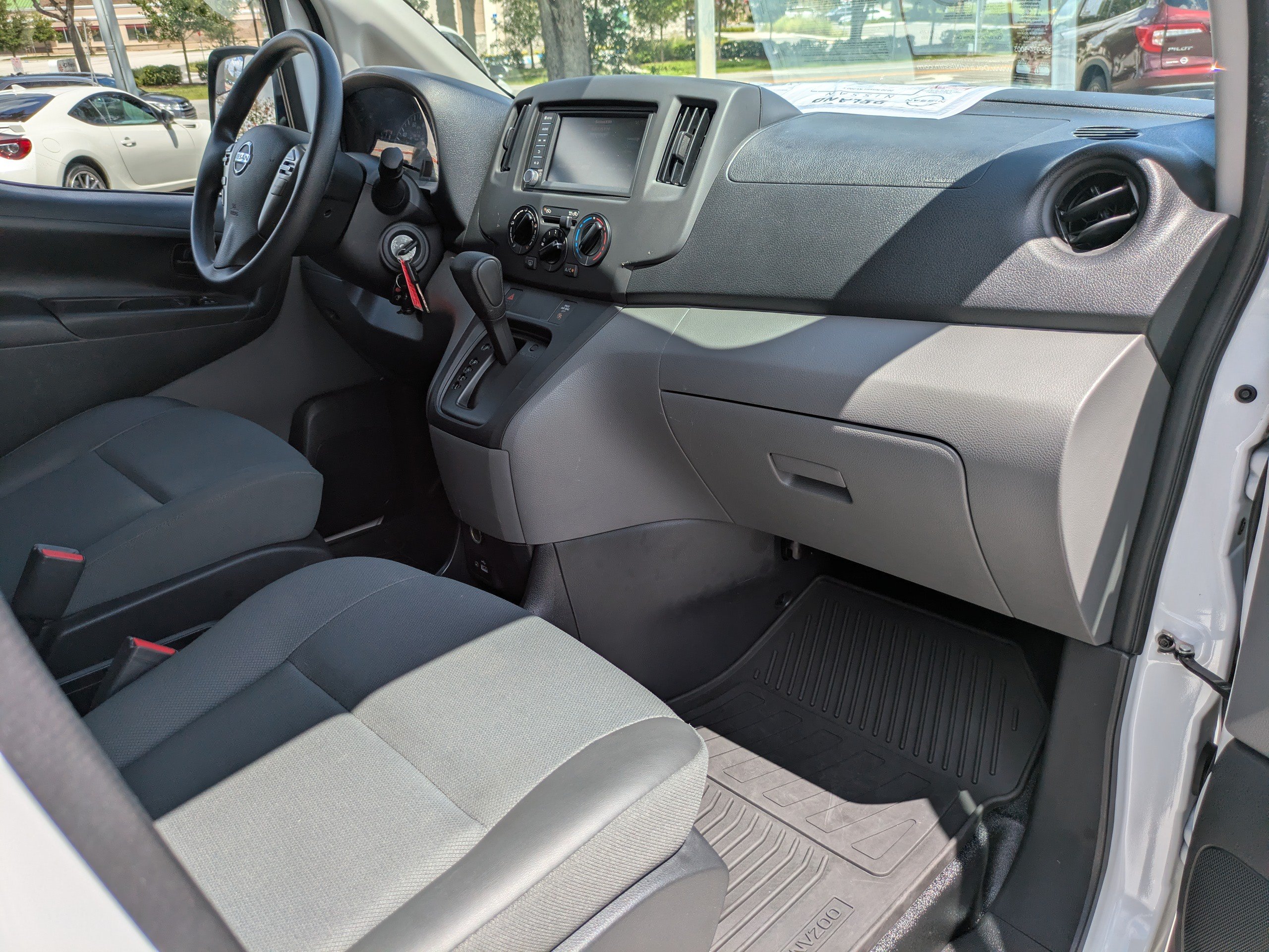Used 2020 Nissan NV200 S w/ Sliding Glass Door Package FWD image 17
