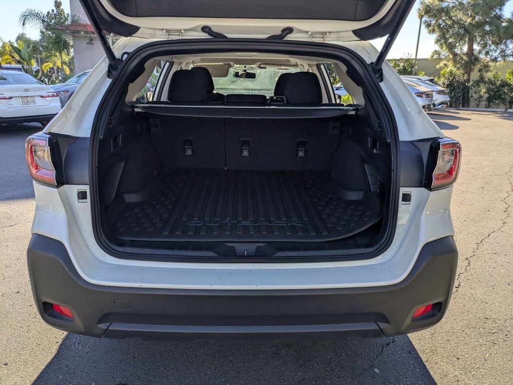 Used 2025 Subaru Outback Premium image 30