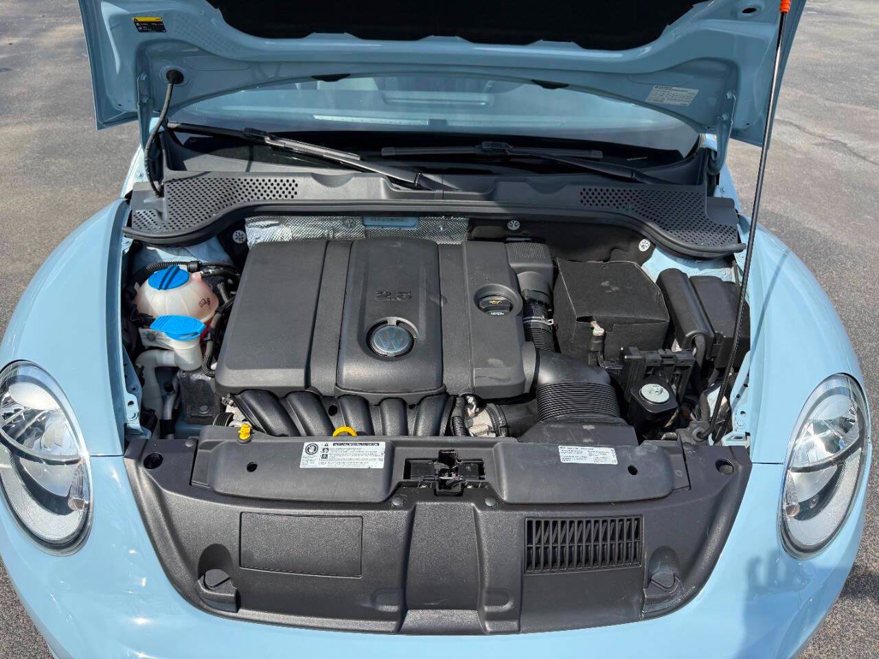 Used 2014 Volkswagen Beetle 2.5 image 16