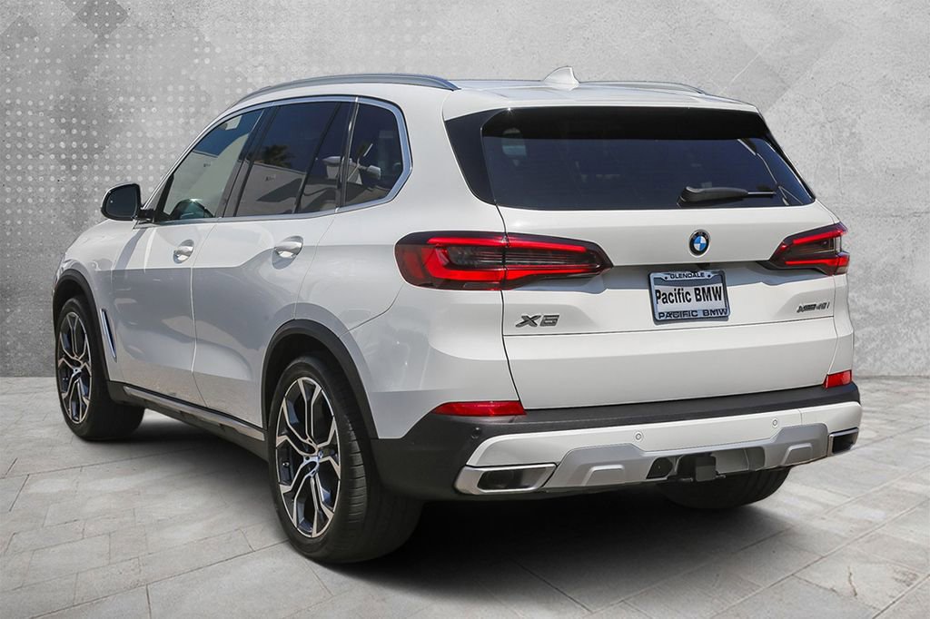 Certified 2023 BMW X5 xDrive40i w/ Parking Assistance Package AWD/4WD image 4