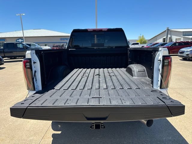 Used 2025 GMC Sierra 2500 AT4 w/ AT4 Premium Plus Package AWD/4WD image 13