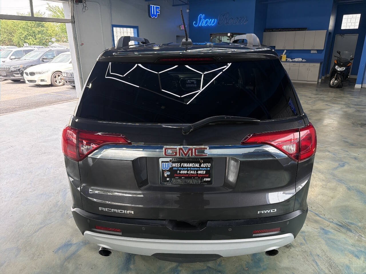 Used 2019 GMC Acadia SLE w/ GMC Pro Grade Package AWD/4WD image 10