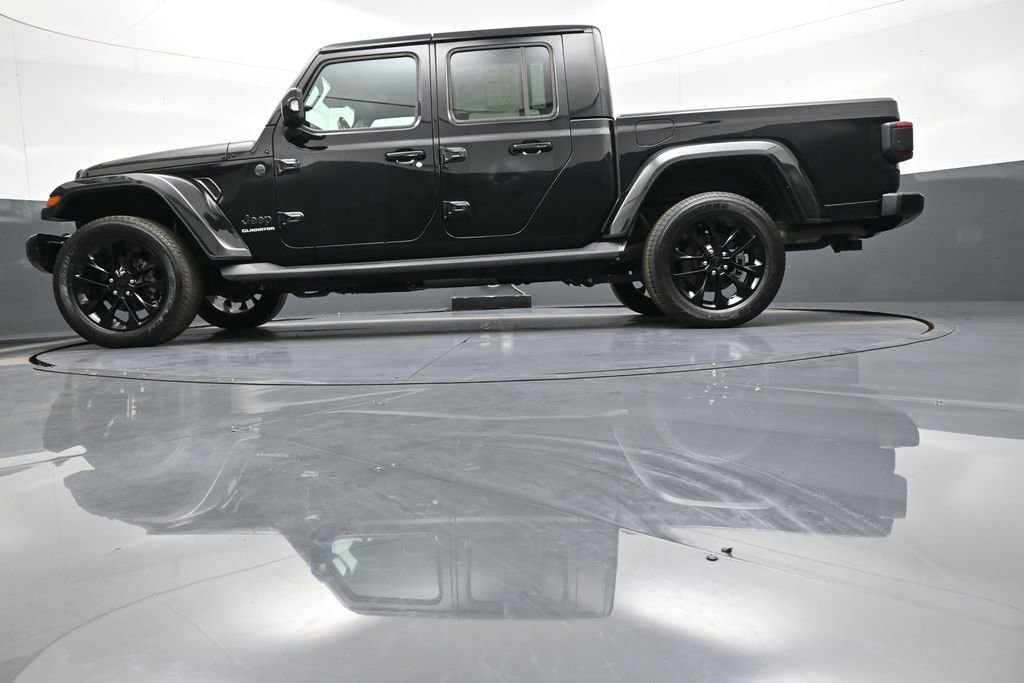 Used 2022 Jeep Gladiator Overland image 34