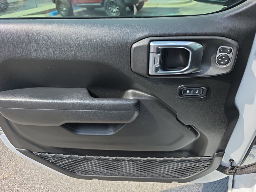 Used 2023 Jeep Wrangler Sport S image 18