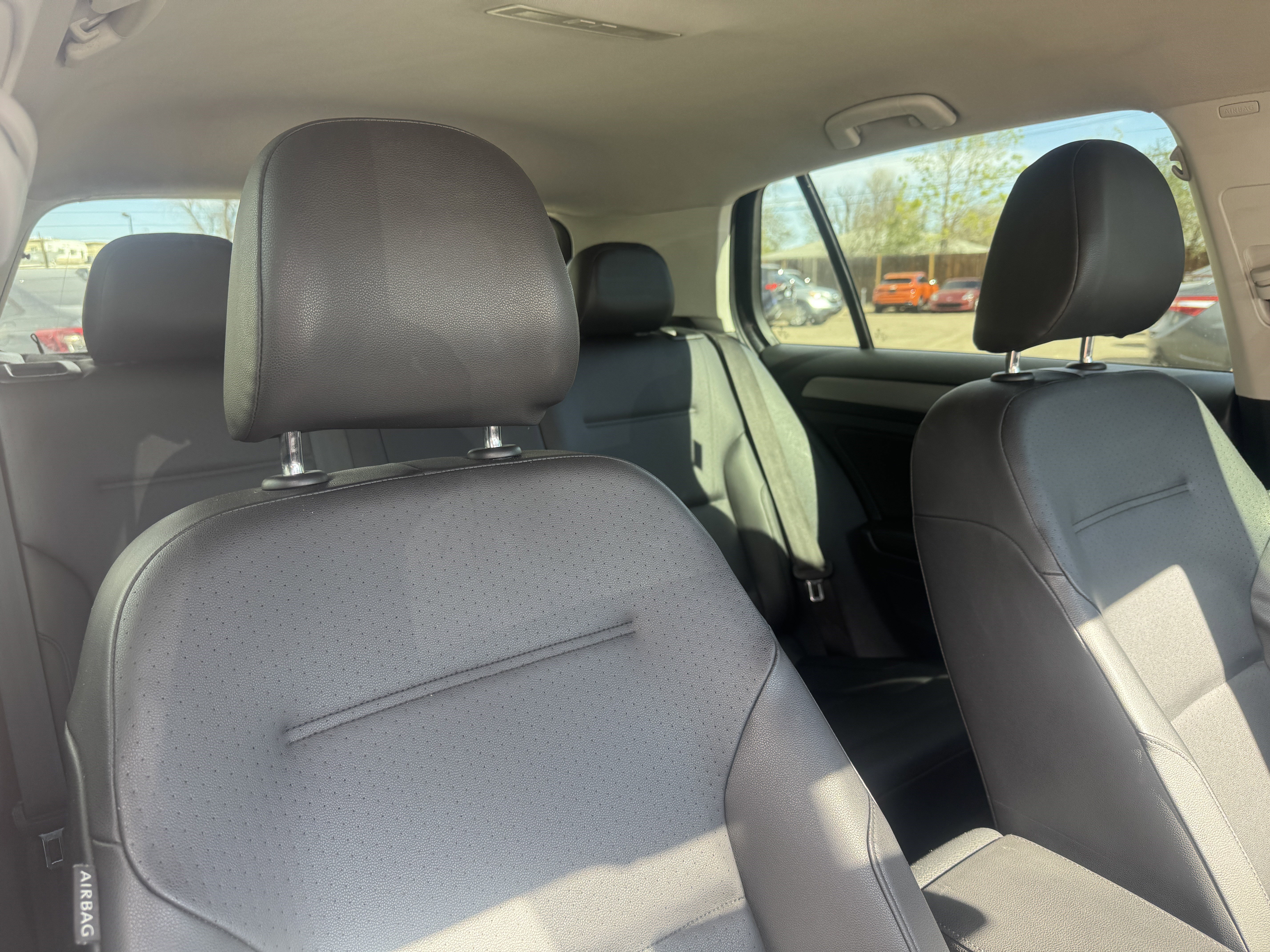 Used 2015 Volkswagen e-Golf SEL Premium image 21