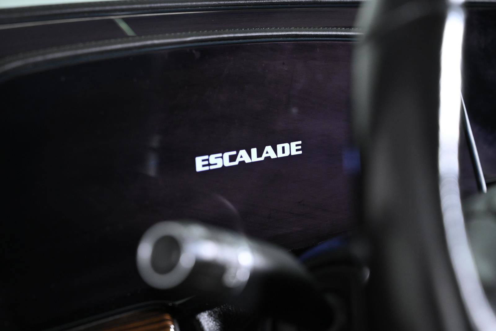 Used 2021 Cadillac Escalade Premium Luxury image 16